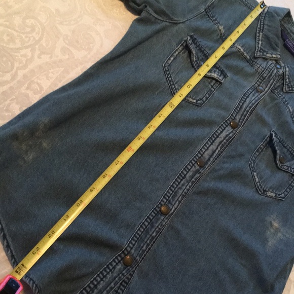 Chambray Button Down Size Medium - Picture 10 of 11